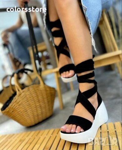 Сандали на платформа - черен велур/бяло ходило/ - SK011