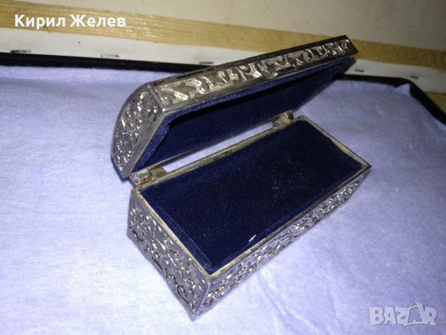 СТАРА ПОСРЕБРЕНА БОГАТО ТРАДИЦИОННО ОРНАМЕНТИРАНА БРОНЗОВА РЕТРО КУТИЙКА за БИЖУТА с ПЛЮШ 32244 , снимка 9 - Други ценни предмети - 38258917