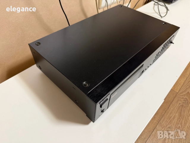 CD плейър Sony CDP-897, снимка 3 - Ресийвъри, усилватели, смесителни пултове - 52705124