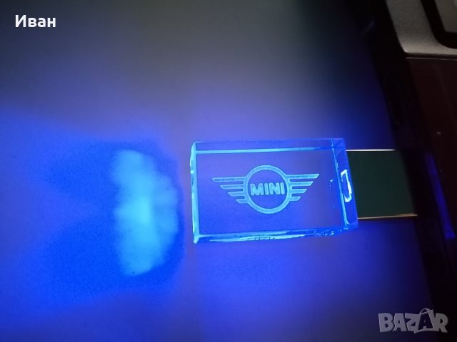 Светеща УСБ USB flash флаш памет стъкло с емблема на марка кола автомобил джип мотор + Подарък, снимка 14 - Аксесоари и консумативи - 30592696