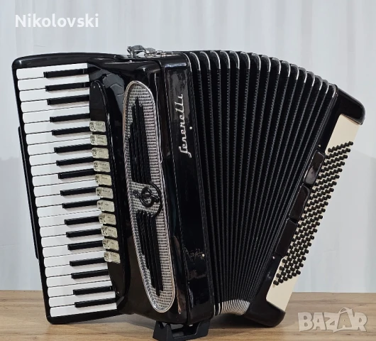 Италијаснки акордеон Serenelli , снимка 1