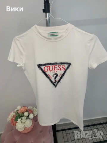Тениска Guess, размер М, подходяща и за S, снимка 3 - Тениски - 50530725