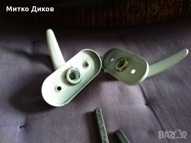 Г-образна дръжка за прозорец метал 80х35мм с квадрат 8 мм и крепежи, снимка 5 - Дограми - 35173499
