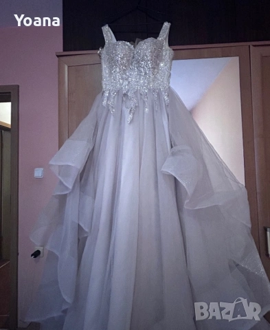 Бежова официална рокля