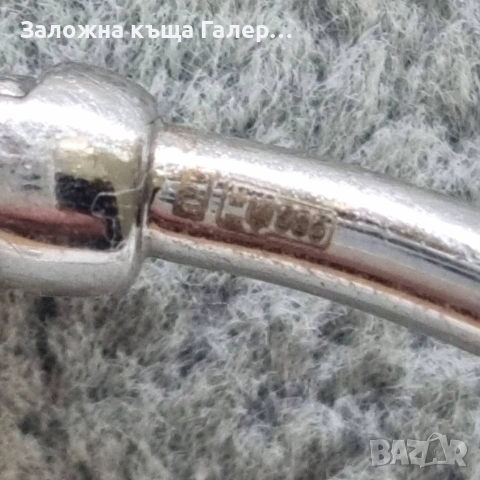 Златна твърда гривна (модел - Cartier) от бяло злато 585 – елегантен и изискан аксесоар!, снимка 6 - Гривни - 54216140