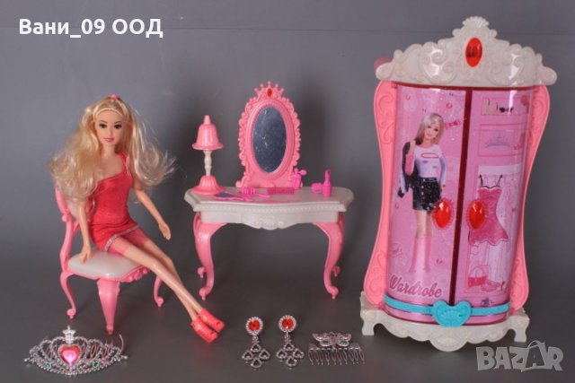 Кукла Барби с гардероб, тоалетка и аксесоари
