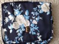 Синя Козметична чанта с флорален принт Catherine Lansfield Avon, снимка 1 - Други - 40460873