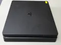 PS4 с 2 джойстика и игра, снимка 1