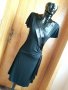 Черна еластична рокля до коляно М, снимка 1