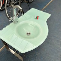 стъклена мивка   със смесител  - цена 160 лв -за окачен монтаж с неръждаема стомана - 100/50см - изп, снимка 1 - ВИК - 42609023