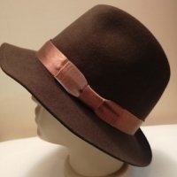 Кафява Дамска шапка Естествен филц 58 см, снимка 2 - Шапки - 35175692
