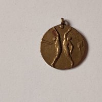 Спортен медал 1952 година - волейбол, снимка 1 - Антикварни и старинни предмети - 42850155