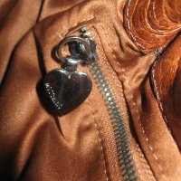 Moschino оригинална дамска чанта, снимка 12 - Чанти - 40241949