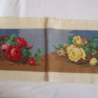 Два цветни гоблена с рози, снимка 1 - Гоблени - 38634177