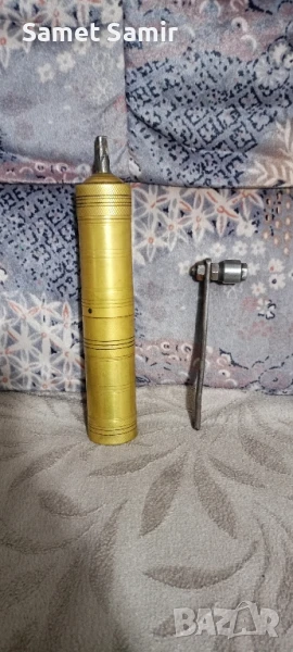 Стара кафемелачка ръчно в перфектно състояние , снимка 1