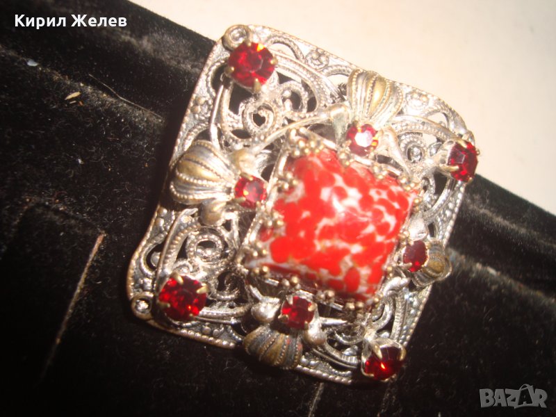 СКЪПОЦЕННА ПОСРЕБРЕНА ФИЛИГРАННА БРОШКА с КОРАЛОВ ЯСПИС и ФАСЕТИРАНИ ГРАНАТИ АРТ-ДЕКО 17641, снимка 1