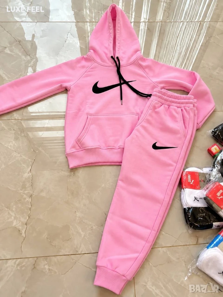 Nike ✨лого Бродирано ✨Дамски Ватирани Екипи , снимка 1