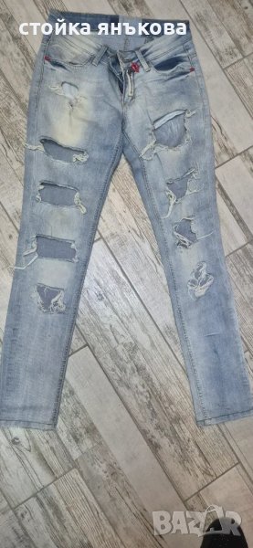 Продавам накъсани дамски светли дънки, снимка 1