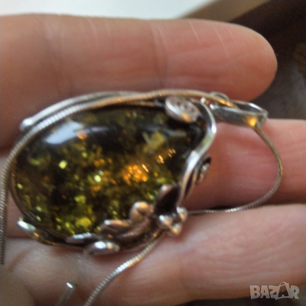 Изумителен сребърен пендант с рядък зелен кехлибар , снимка 1