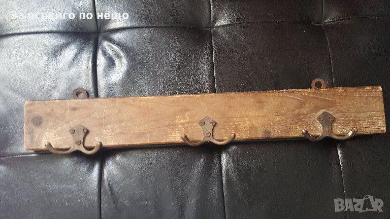 стара дървена залъгалка с месинг, снимка 1