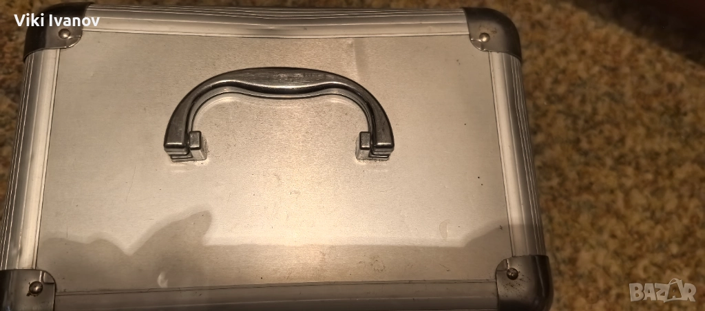 Алуминиево куфарче за козметика със забележки, снимка 1