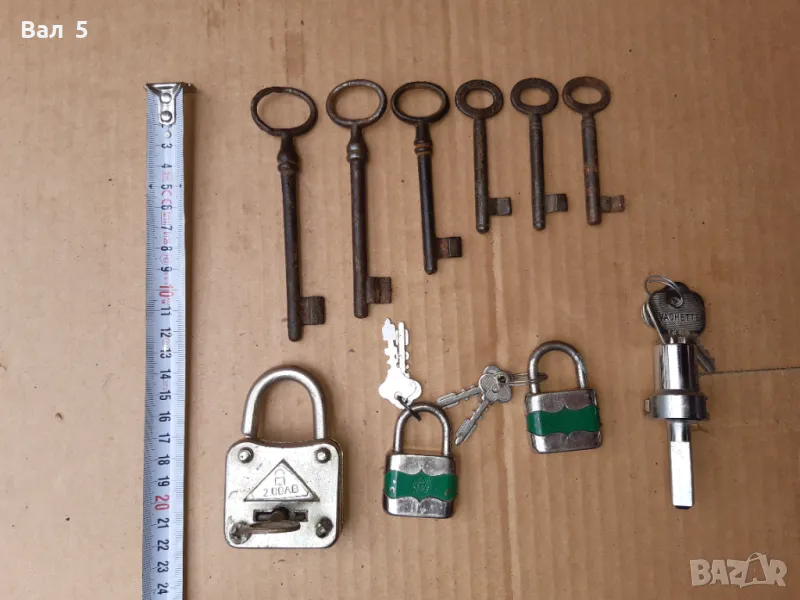 Стари ключове , катинари , ключалка - 9 броя, снимка 1
