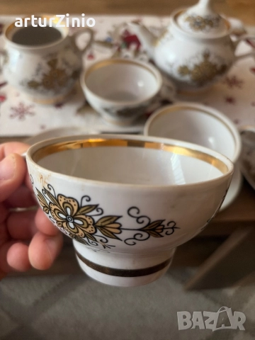 Порцеланов комплект за чай, снимка 3 - Сервизи - 52917307