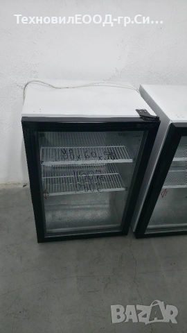 Хладилна витрина 88х60х50