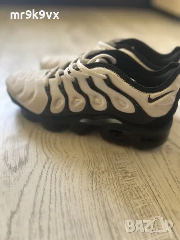 Nike VaporMax Plus, снимка 3 - Маратонки - 56223889