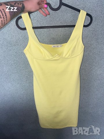 Уникална жълта рокля