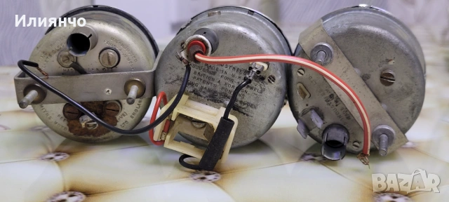 Прадавям Ретро Авточасоничи за Aston Martin DB5 и DB6)моля прадложете цена, снимка 15 - Аксесоари и консумативи - 53929540