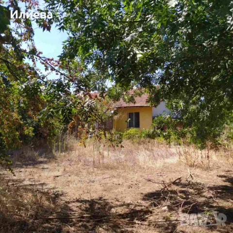 Продавам къща в с. Стражица на 6 км.  от морето , снимка 4 - Къщи - 48600905