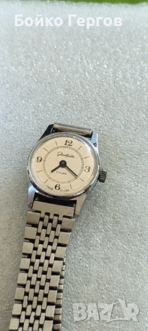 Винтидж дамски часовник GUB GLASHUTTE 17JW. Стоманена каса . Работи Перфектно. 