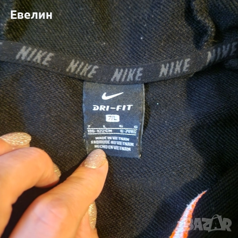 Nike оригинарен Суитчър, снимка 2 - Детски анцузи и суичери - 51916558