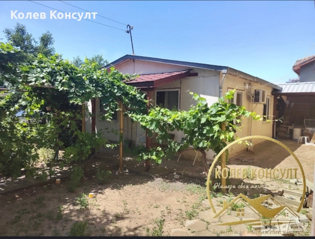 Имот с две къщи гр. Свиленград, снимка 3 - Къщи - 52467136