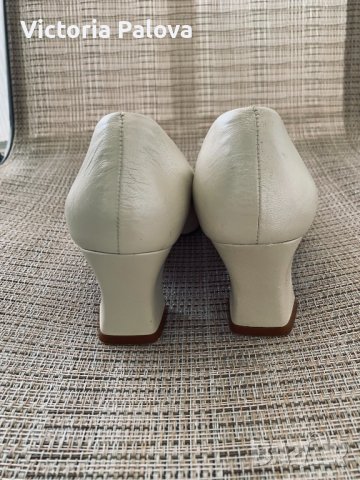 Перлени обувки LUCIANO BARACHINI Италия, снимка 2 - Дамски обувки на ток - 36958830