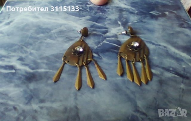 Дамски обеци от мед  ,с камъни циркони,винтова закопчалка, снимка 1 - Обеци - 37811346