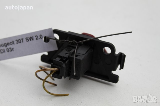 Копче, бутон аварийни светлини Пежо 307 св 2.0хди 03г Peugeot 307 sw 2.0hdi 2003, снимка 2 - Части - 44271499