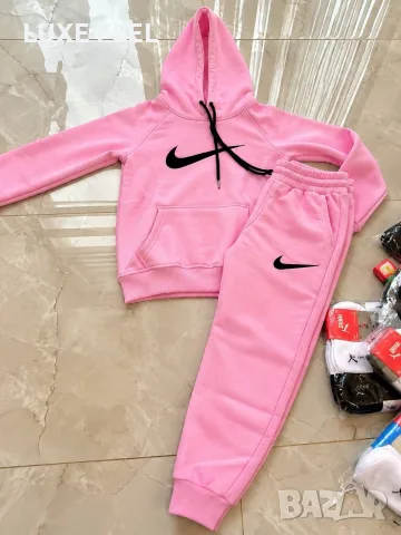 Nike ✨лого Бродирано ✨Дамски Ватирани Екипи 
