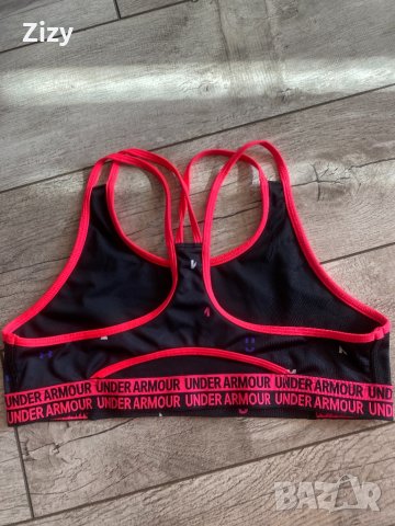 Under Armour спортен сутиен, снимка 2 - Корсети, бюстиета, топове - 33959190