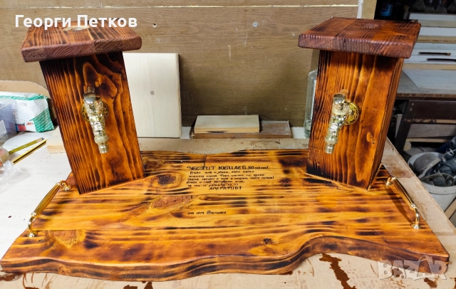 Изработвам диспенсъри, подаръчни дъски, дървени табели.