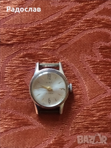 работещ дамски часовник Слава