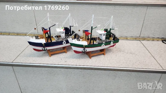 Продавам рибарски лодки,различни цветове!