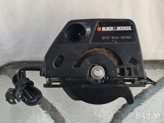 Ръчен циркуляр Black&Decker, снимка 2 - Други инструменти - 50181204