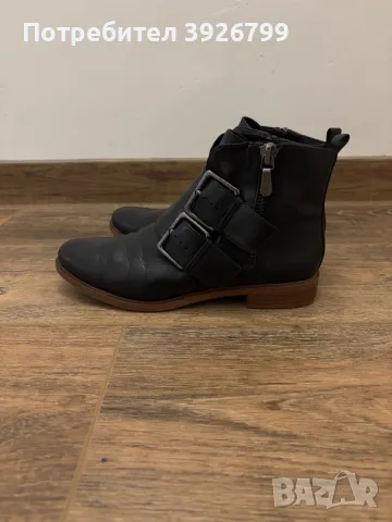 Кожени боти Clarks, снимка 2 - Дамски боти - 48428515