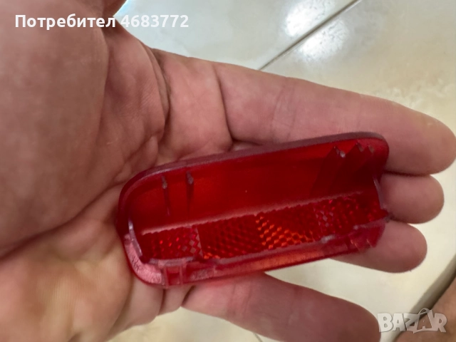 Светлоотразител на задна лява врата на Порше Макан Porsche Macan само за 20лв. 1k0947419a, снимка 2 - Части - 52808749