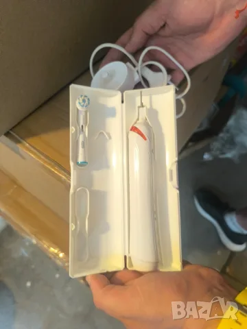 Електрическа четка за зъби Braun Oral-B, снимка 3 - Други - 55788515