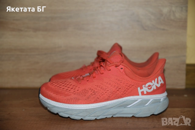 Hoka оригинални маратонки размер 41.5, снимка 2 - Маратонки - 54009343