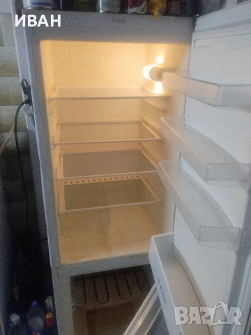 Продавам хладилник с фризер"BOSCH"155 см.височина, снимка 4 - Хладилници - 52092877