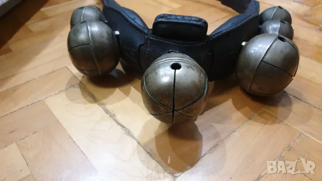 Стар конски гердан с големи звънци- орехчета, снимка 11 - Антикварни и старинни предмети - 47453942